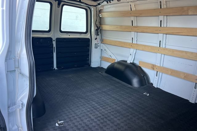 Used 2025 Chevrolet Express 2500 w/ Driver Convenience Package RWD image 17