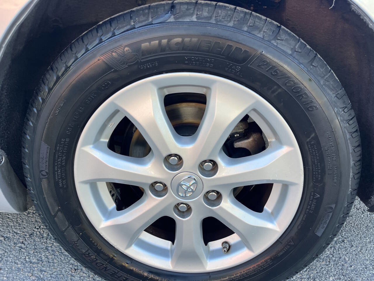 Used 2011 Toyota Camry LE image 26