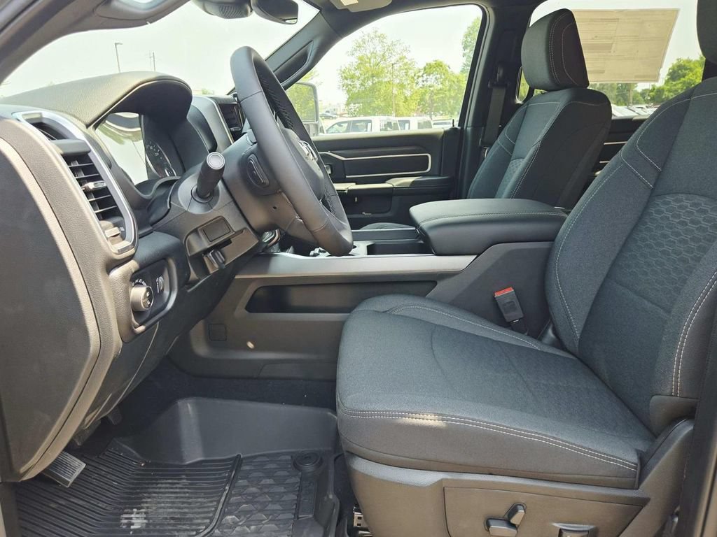 New 2026 RAM 2500 Big Horn AWD/4WD image 16