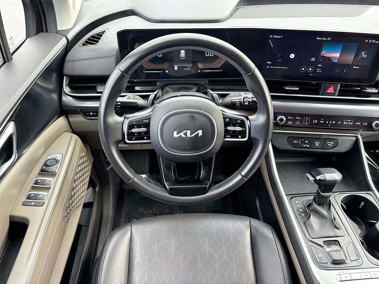 Used 2025 Kia Carnival image 22