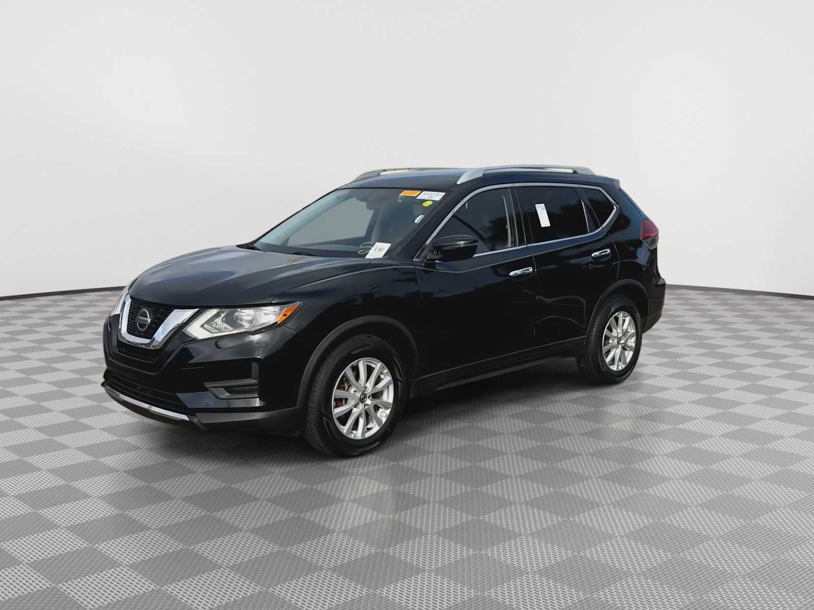 Used 2018 Nissan Rogue SV image 4