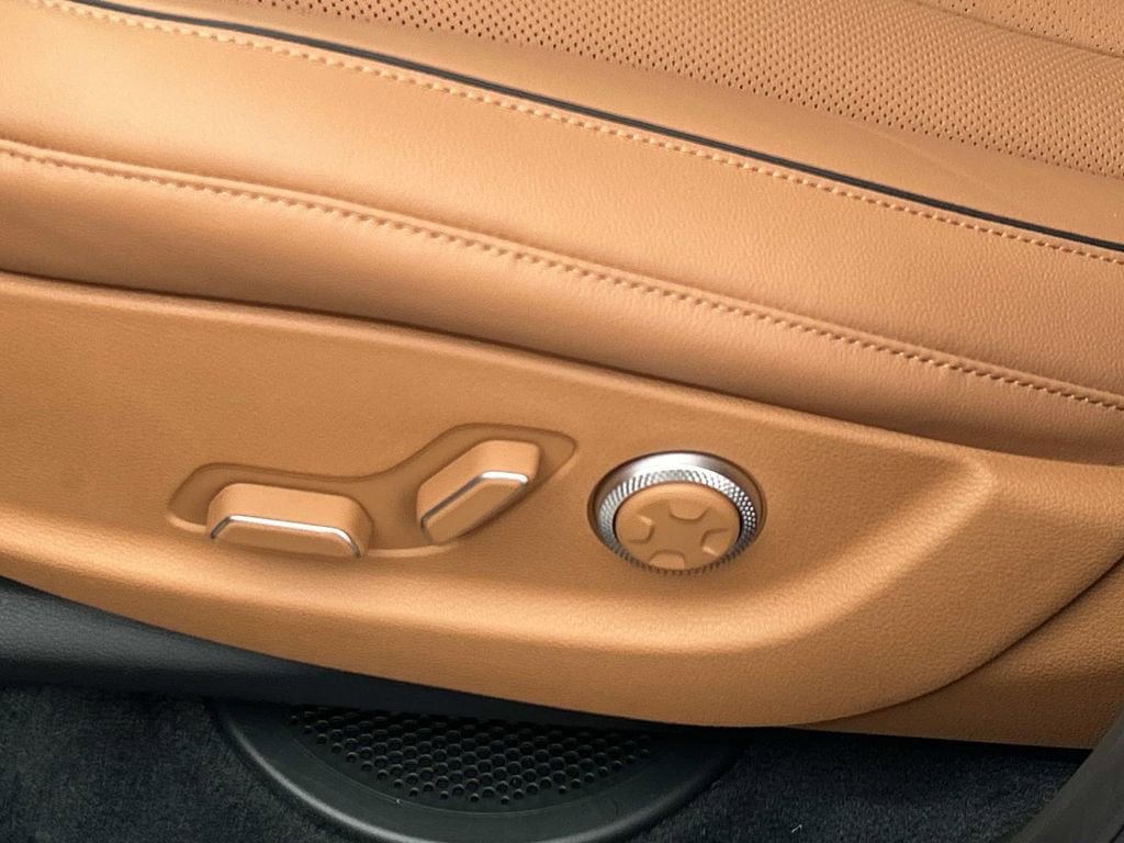 New 2026 Genesis GV80 2.5T Advanced image 16