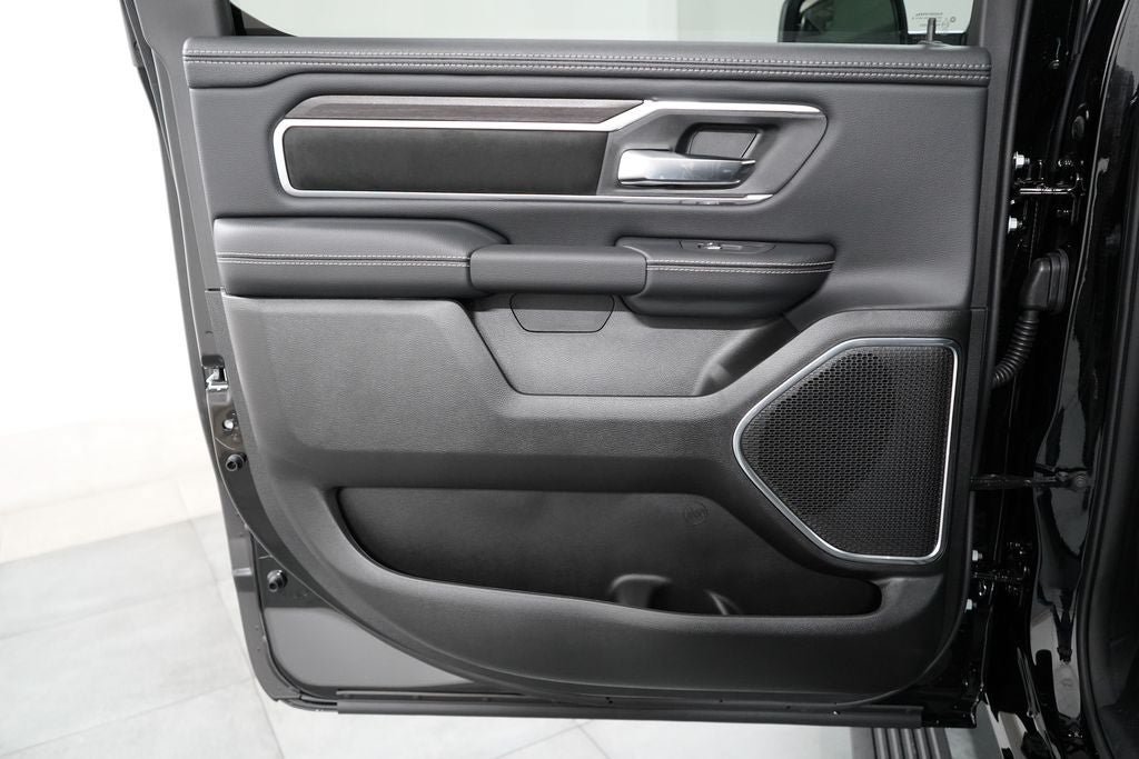 New 2027 RAM 1500 Laramie w/ Laramie Preferred Package AWD/4WD image 32