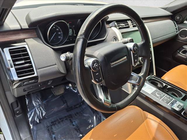 Used 2017 Land Rover Discovery HSE AWD/4WD image 10