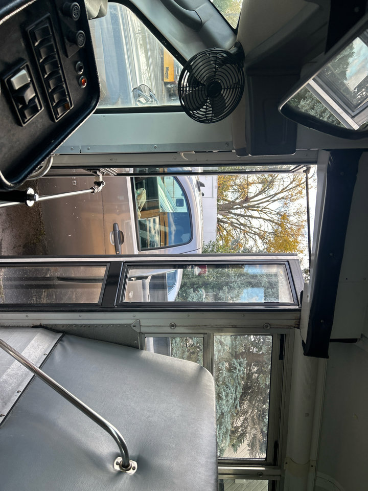 Used 2010 Chevrolet Express 3500 Extended image 4