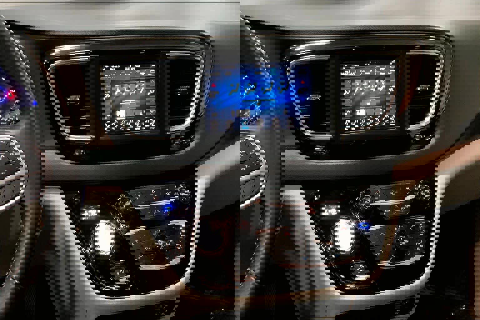 Used 2018 Chrysler Pacifica Touring-L image 6