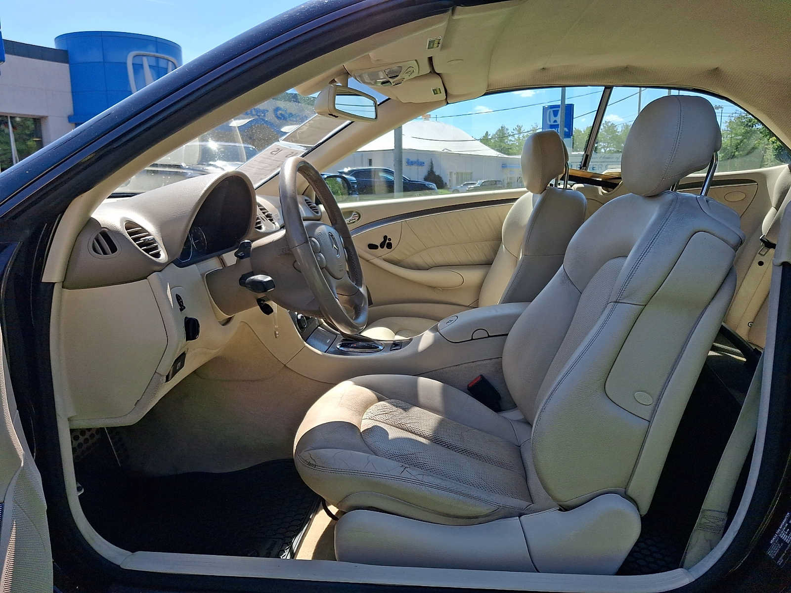 Used 2005 Mercedes-Benz CLK 320 Cabriolet image 13