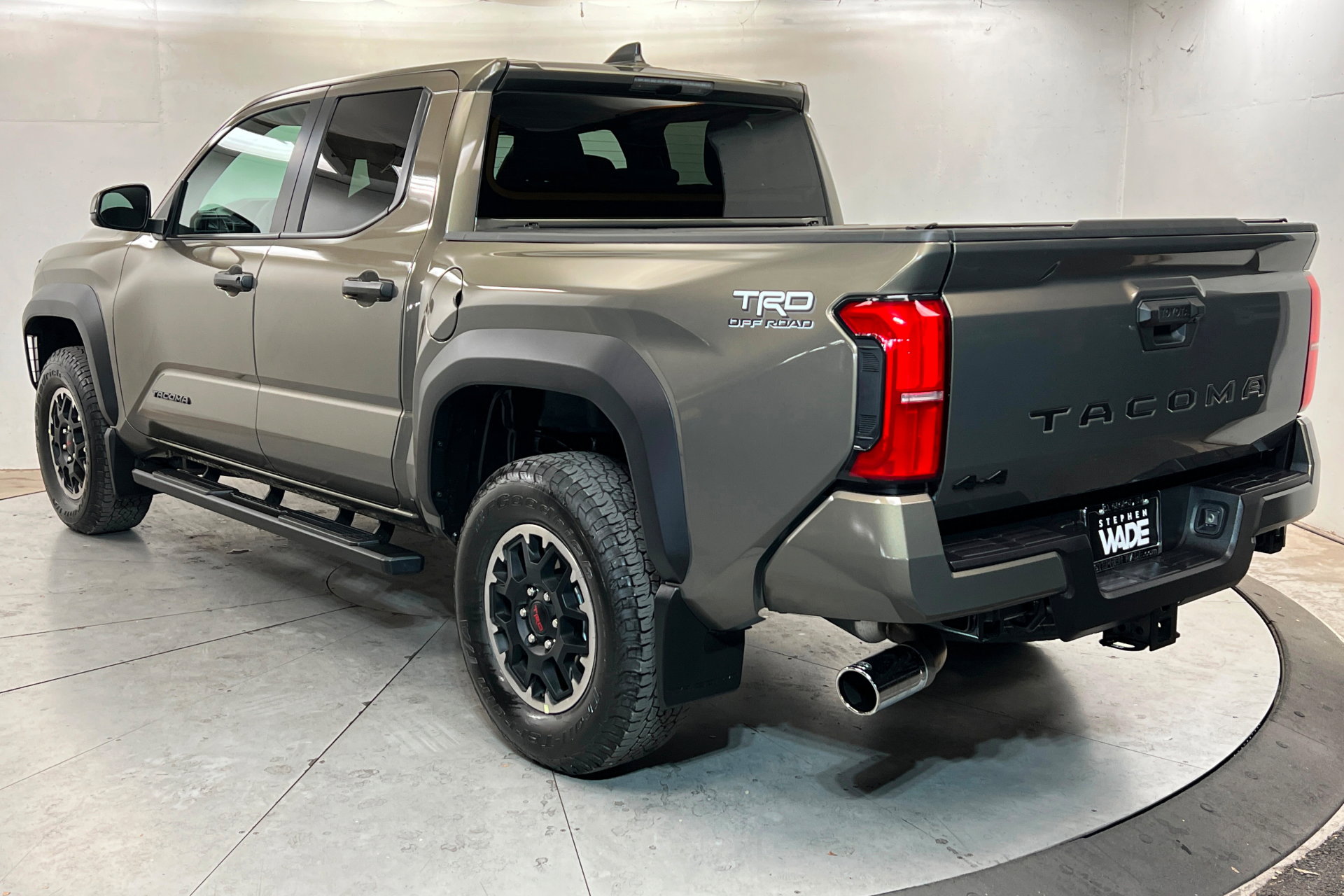 Used 2025 Toyota Tacoma TRD Off-Road AWD/4WD image 3