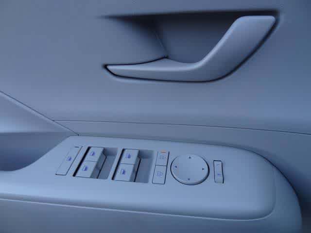 Used 2024 Hyundai Kona SEL AWD/4WD image 15