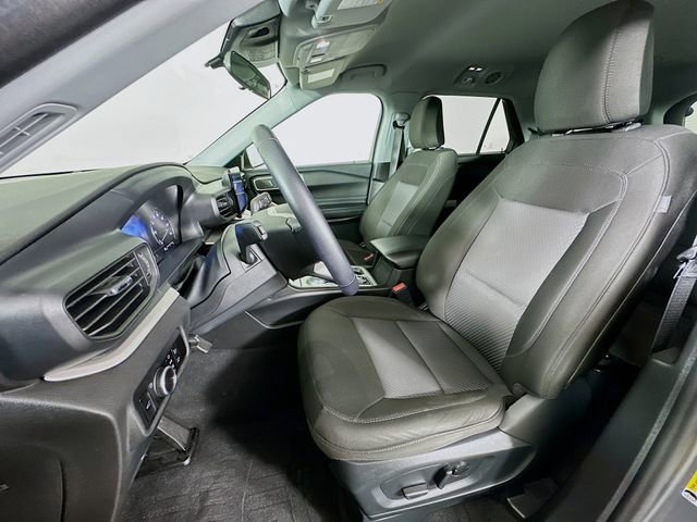 Used 2023 Ford Explorer XLT AWD/4WD image 29