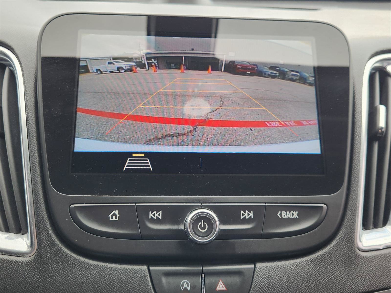 Used 2020 Chevrolet Malibu LT FWD image 18