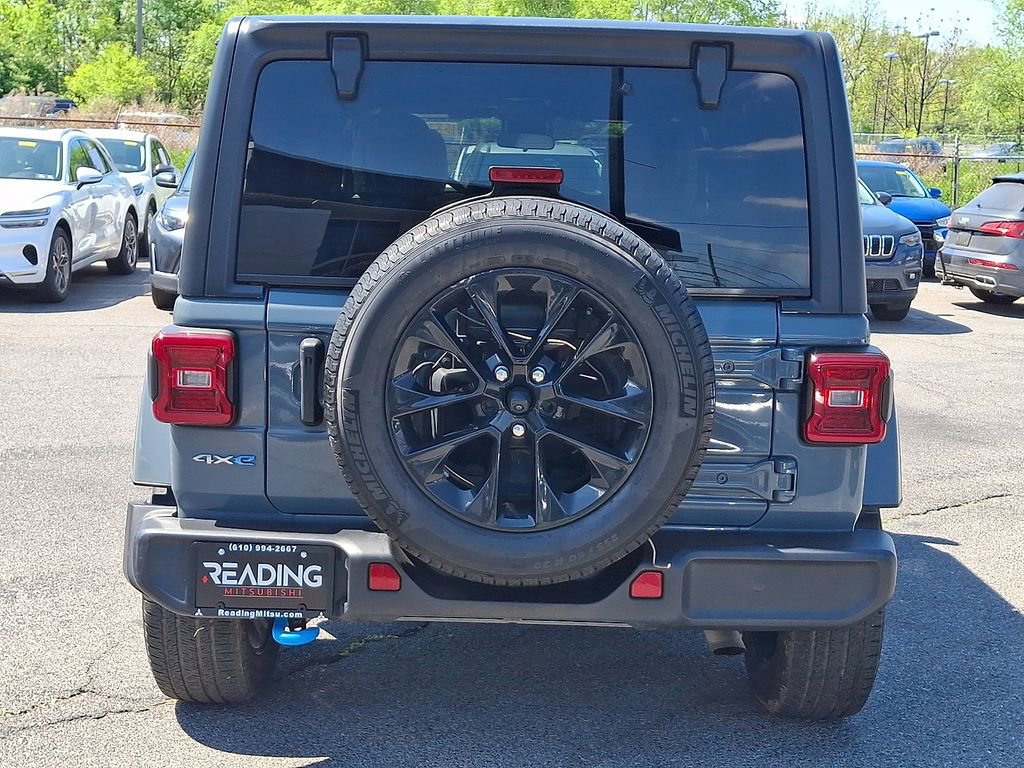 Used 2024 Jeep Wrangler Unlimited Sahara AWD/4WD image 7