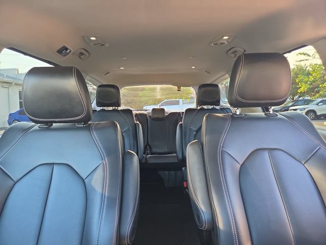 Used 2024 Chrysler Pacifica Touring-L FWD image 30