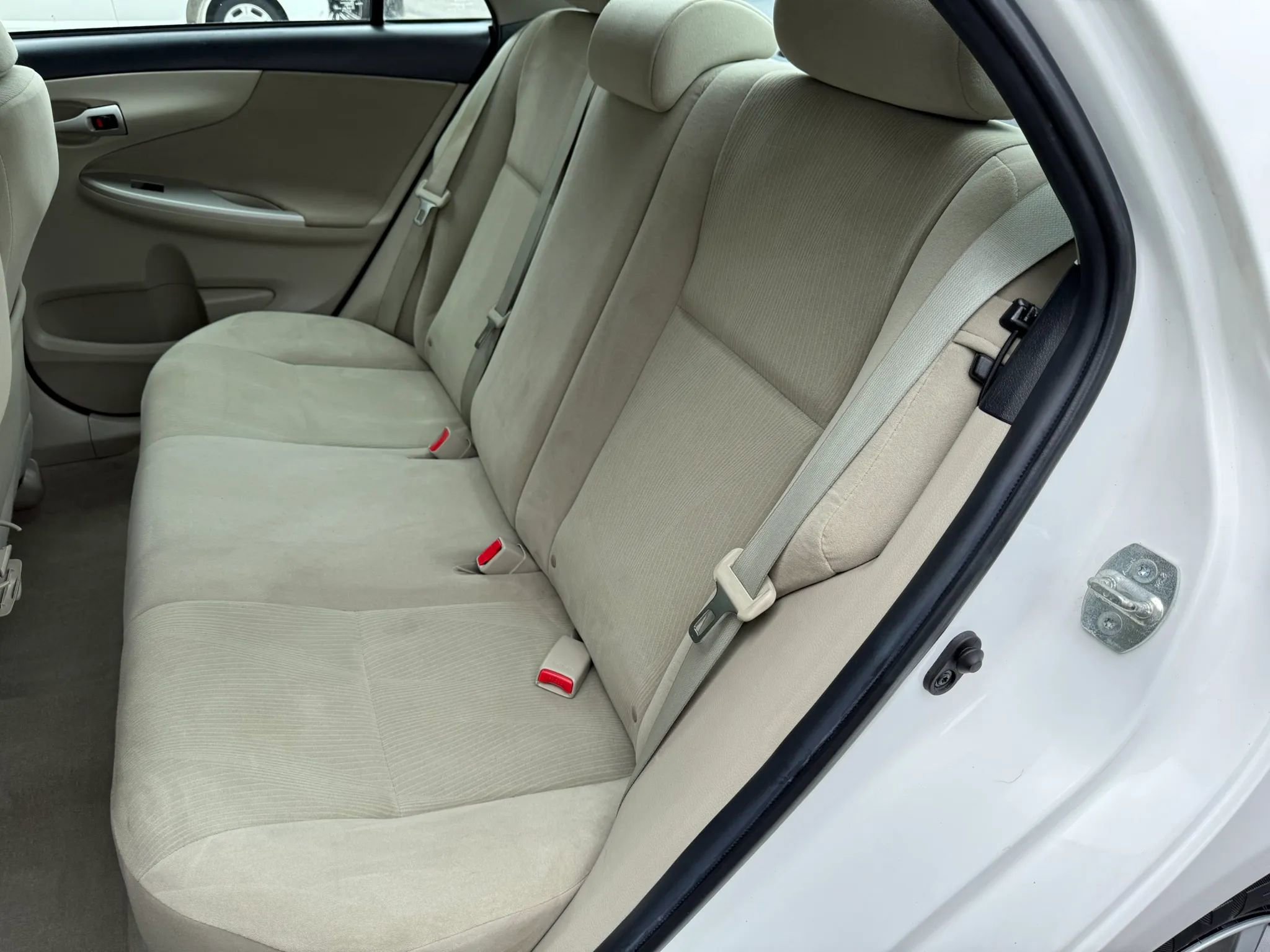 Used 2013 Toyota Corolla LE FWD image 22