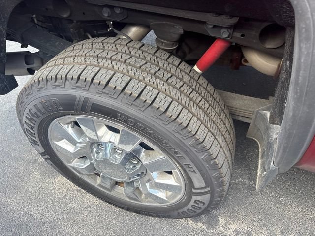 Used 2018 GMC Sierra 2500 Denali w/ Duramax Plus Package AWD/4WD image 6