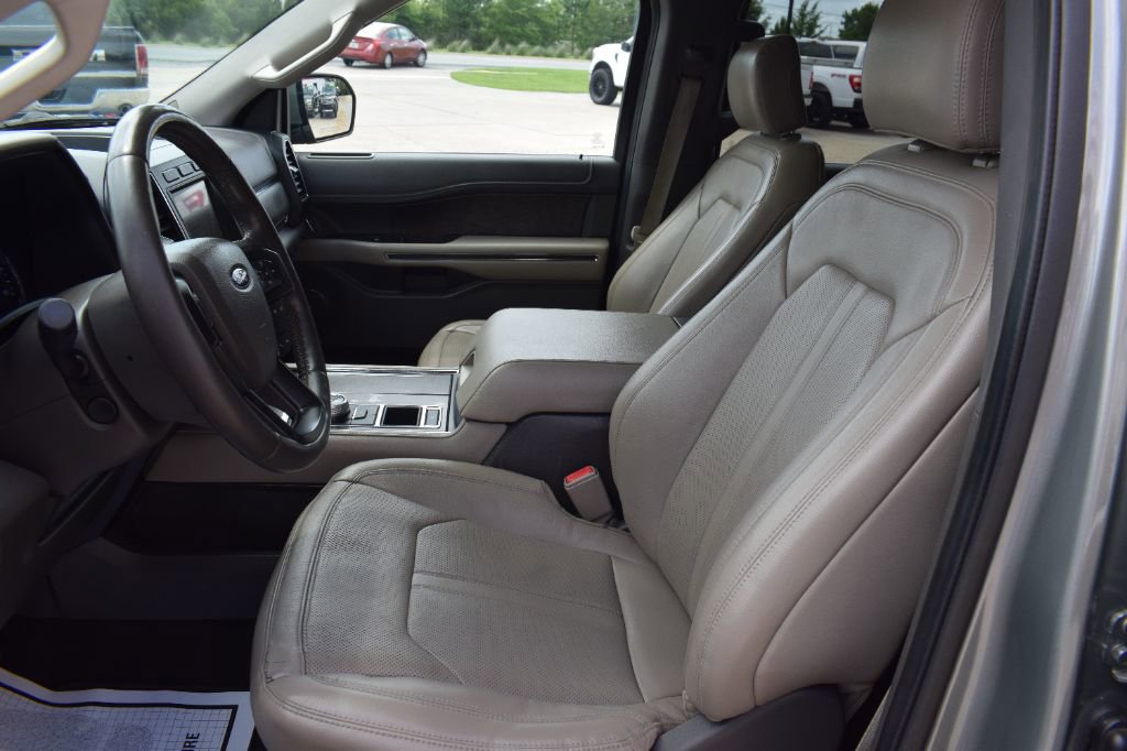 Used 2019 Ford Expedition Limited w/ Equipment Group 301A RWD image 8