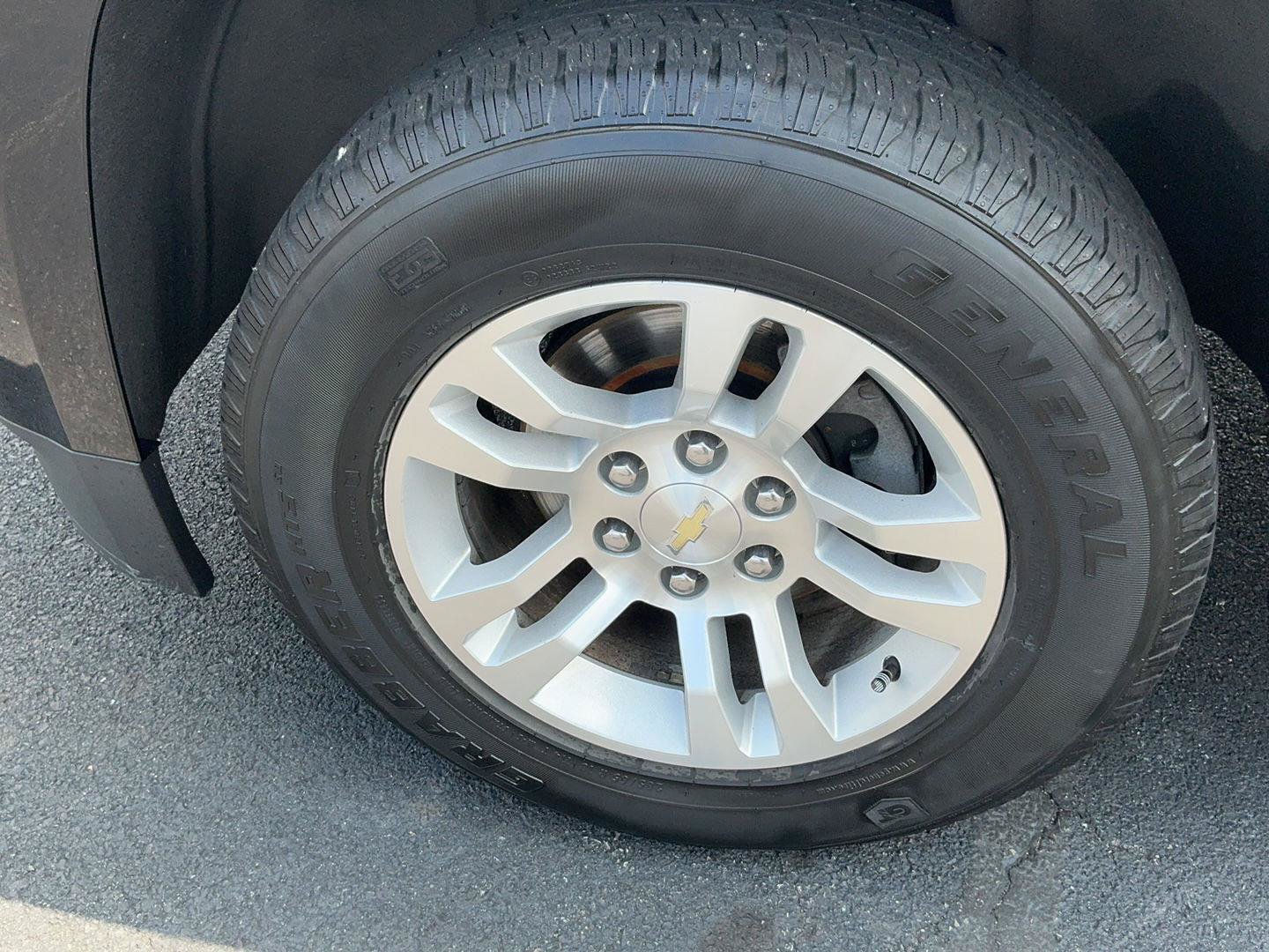 Used 2018 Chevrolet Tahoe LS AWD/4WD image 13