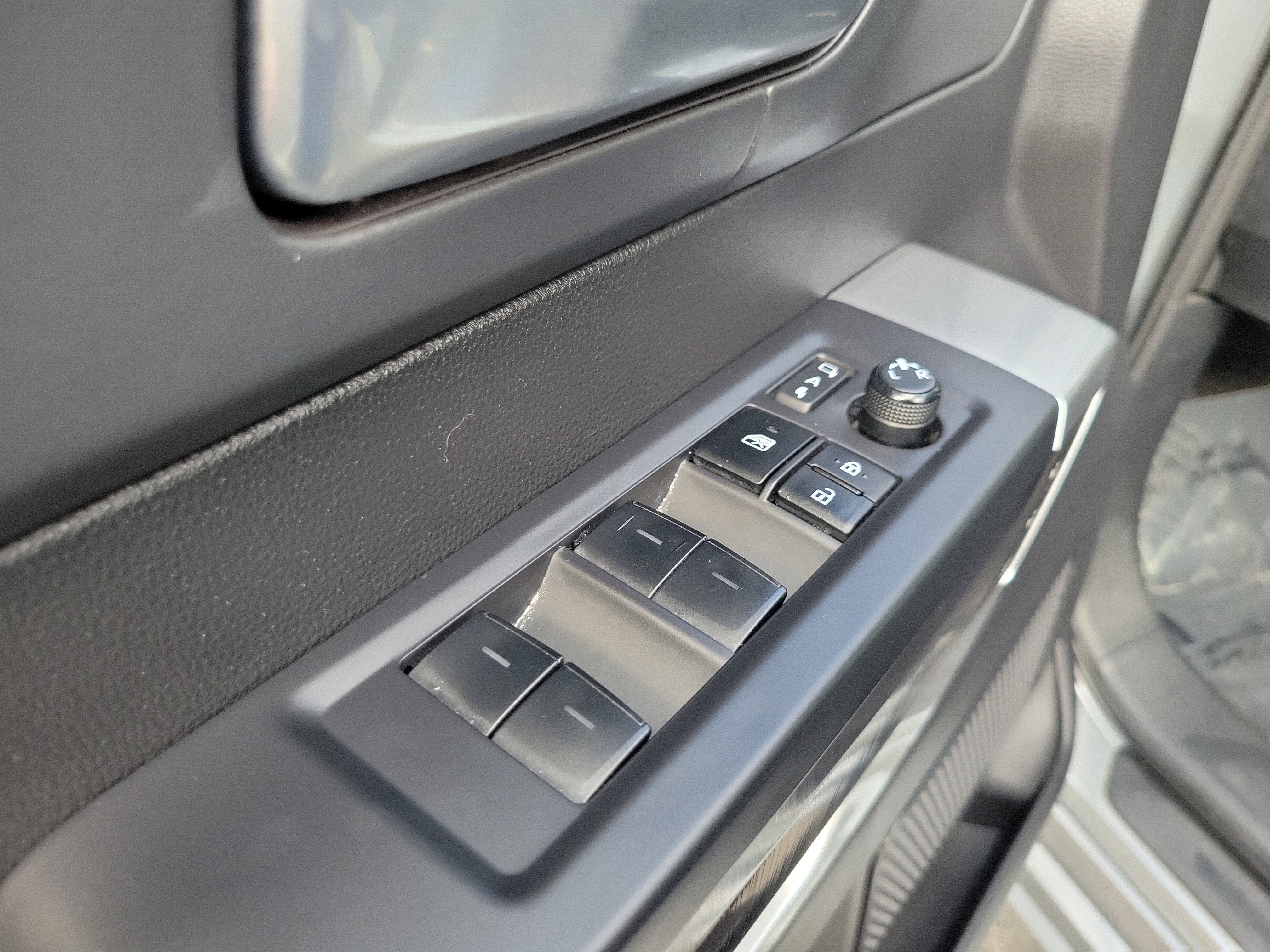 Used 2023 Toyota Tundra Platinum AWD/4WD image 24