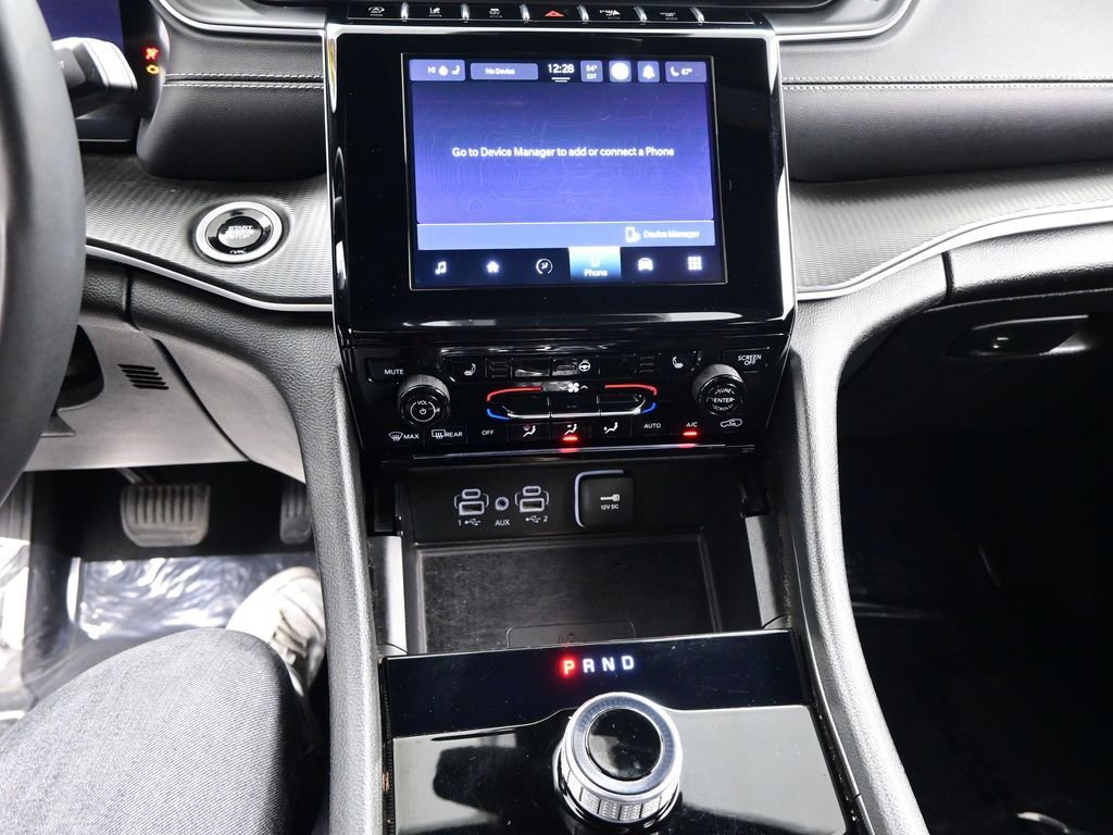 Used 2024 Jeep Grand Cherokee Altitude image 12