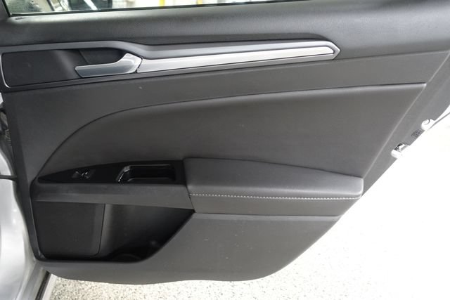 Used 2016 Ford Fusion Titanium FWD image 23