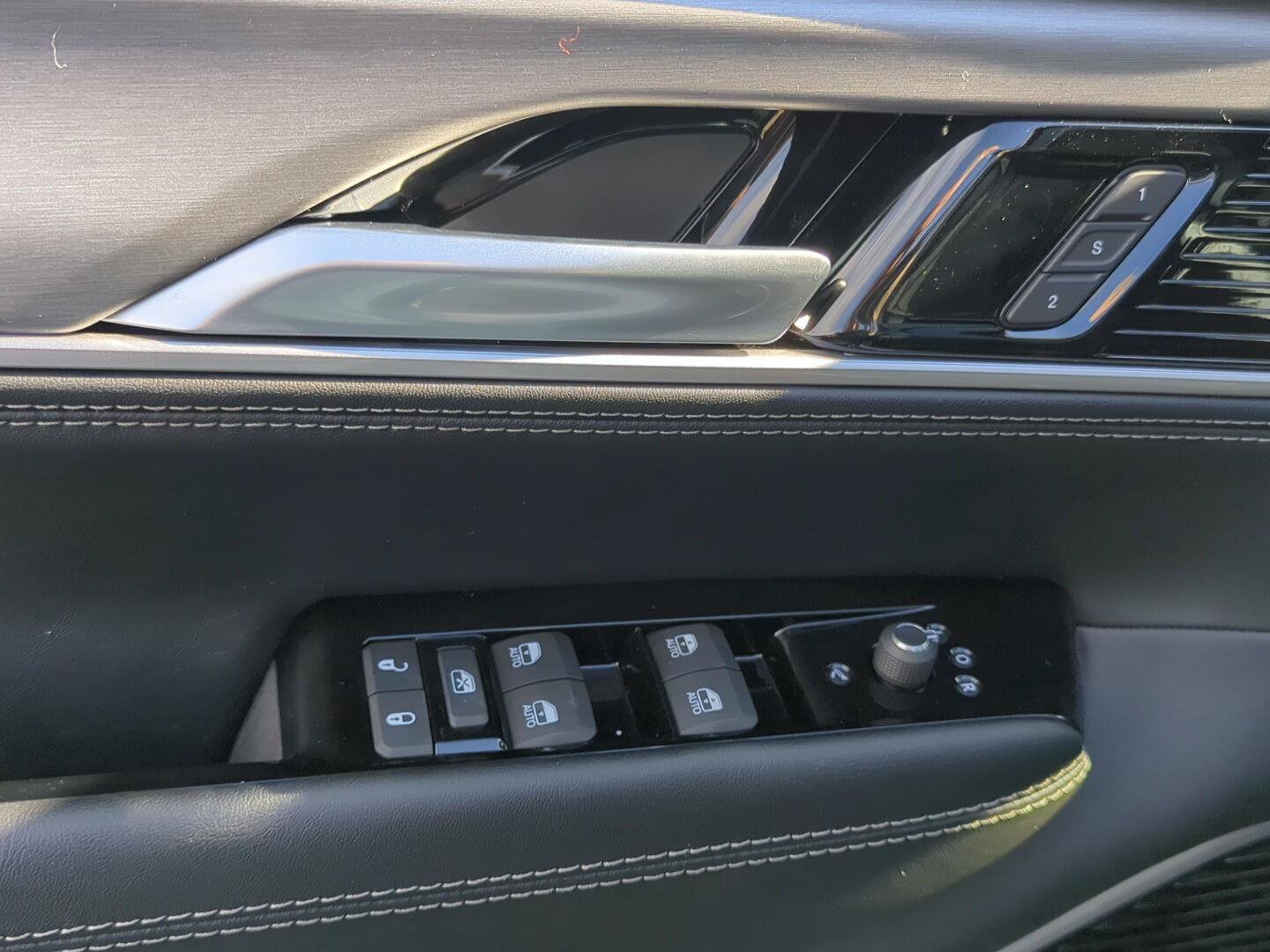 New 2026 Jeep Grand Wagoneer L Limited AWD/4WD image 17
