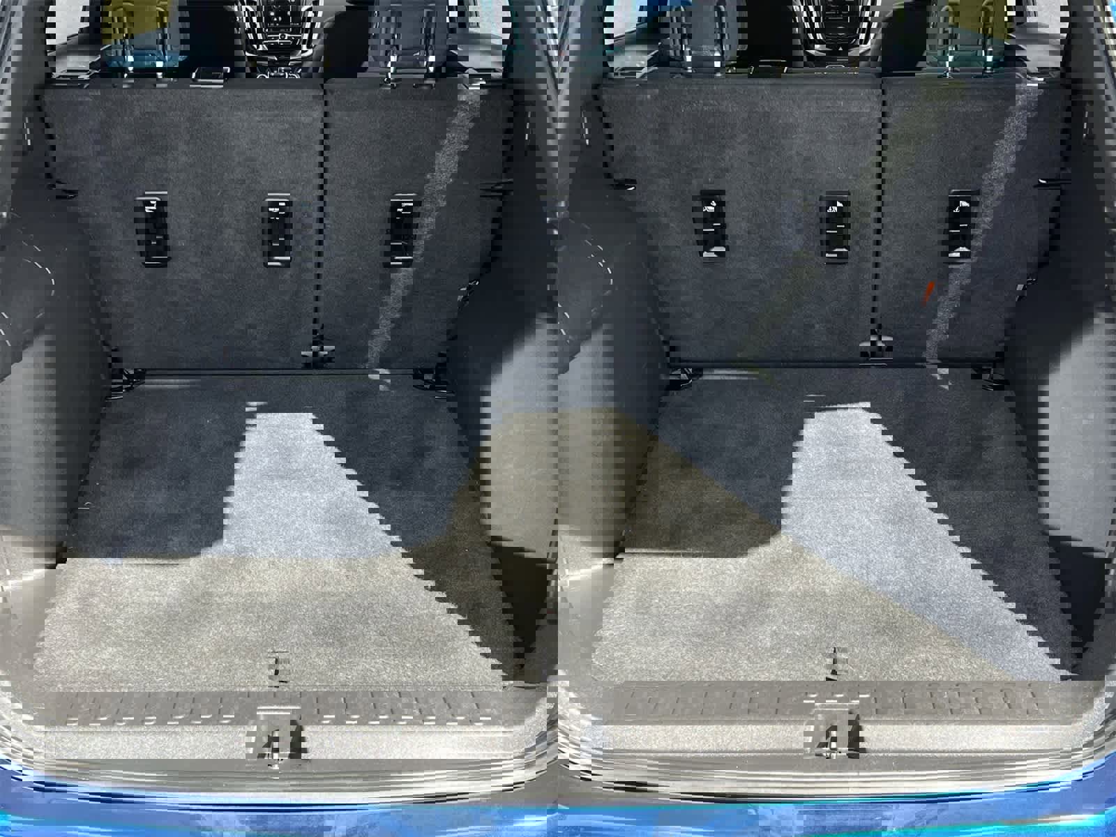 Used 2019 Chevrolet Equinox LT w/ Driver Convenience Package image 33