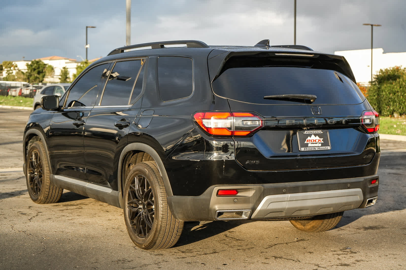 Used 2025 Honda Pilot Elite image 8