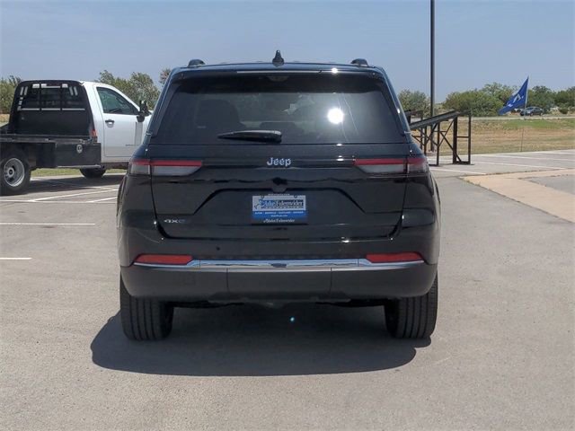 New 2023 Jeep Grand Cherokee 4WD 4xe w/ Luxury Tech Group II image 6