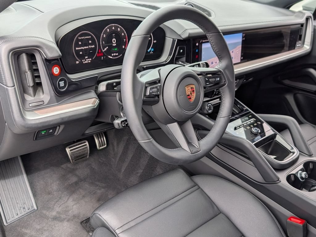 Certified 2026 Porsche Cayenne S AWD/4WD image 4