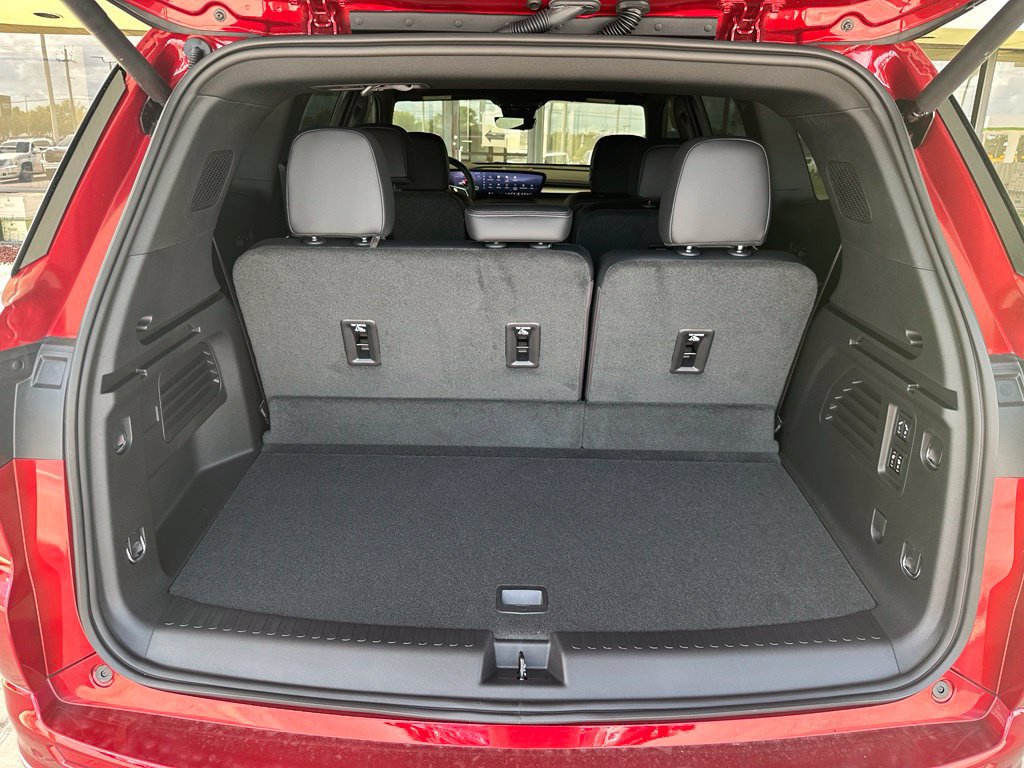 New 2026 Buick Enclave Avenir w/ Super Cruise Package FWD image 32