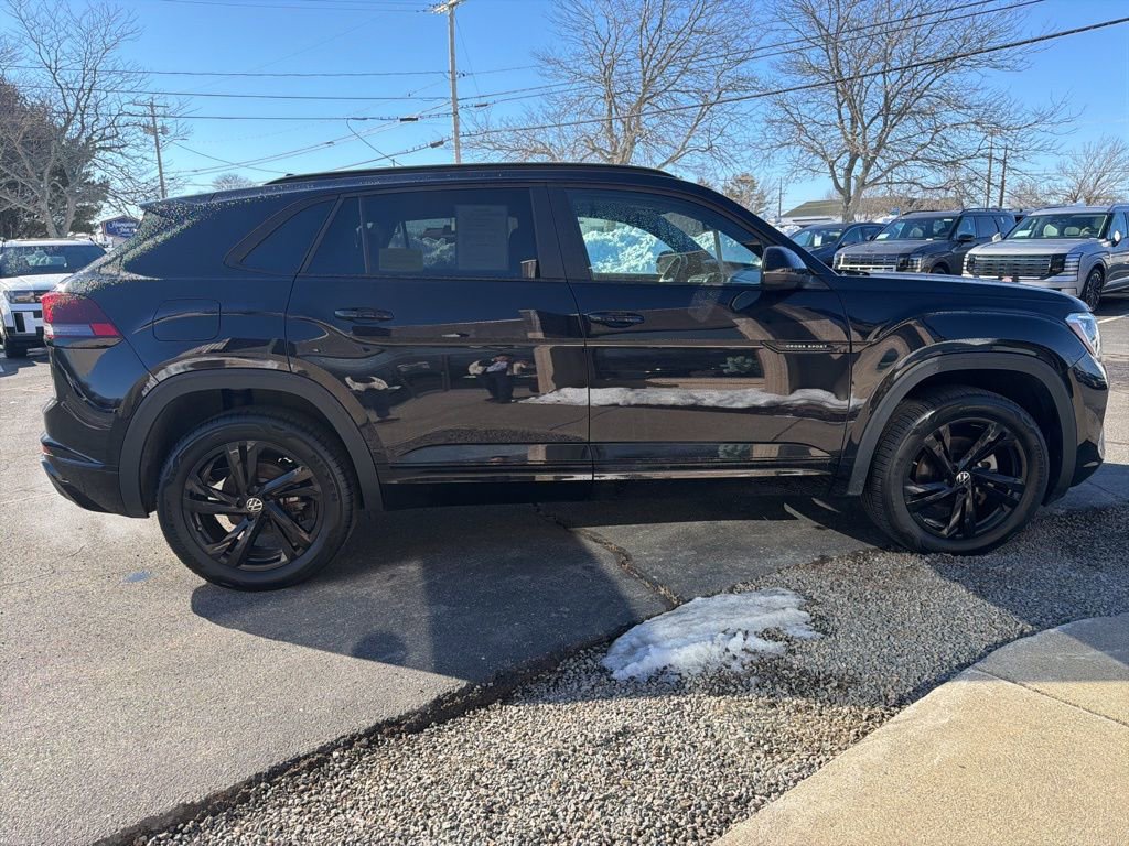 Used 2025 Volkswagen Atlas Cross Sport SEL R-Line image 4