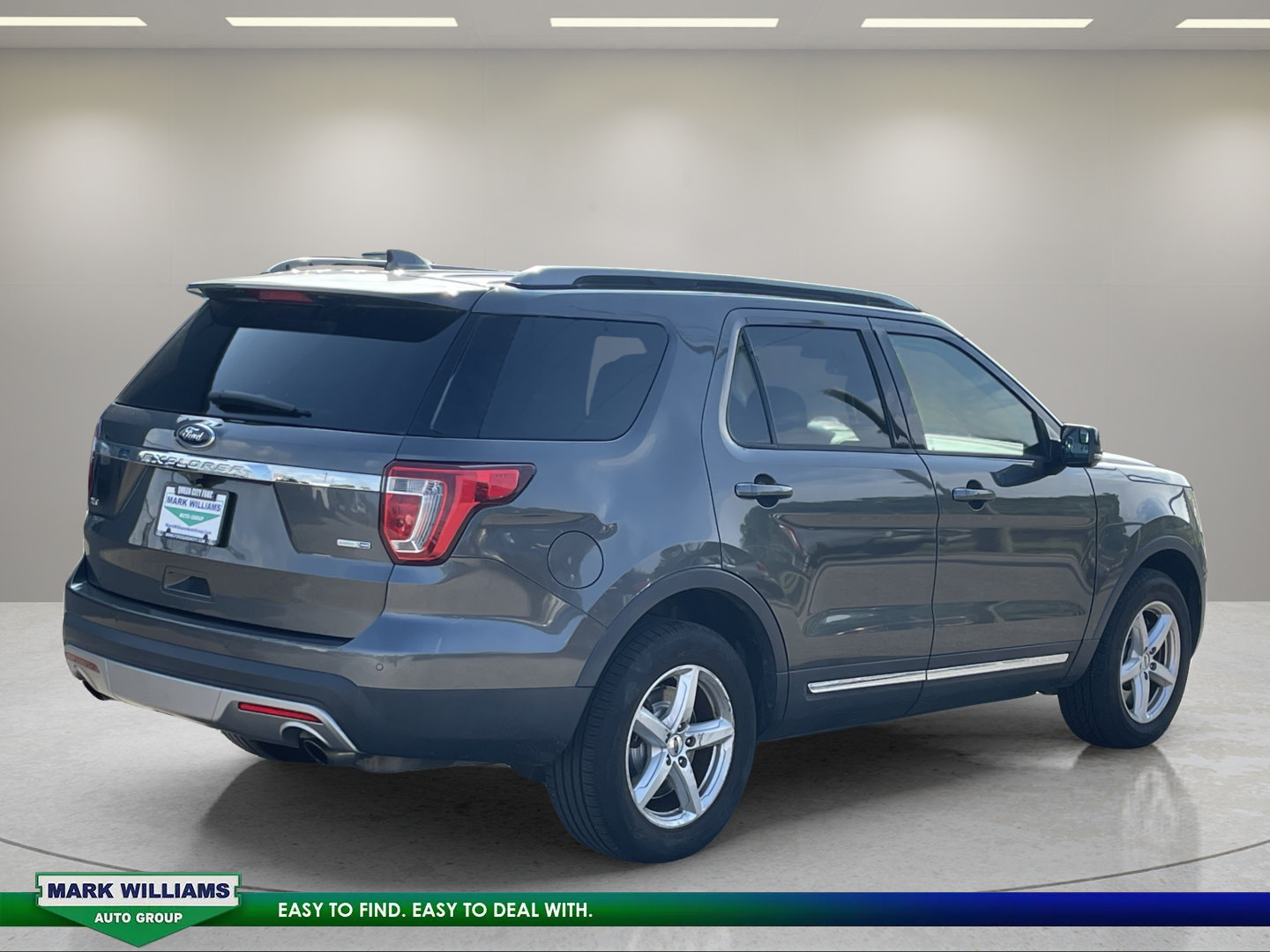 Used 2016 Ford Explorer XLT w/ Equipment Group 202A AWD/4WD image 5