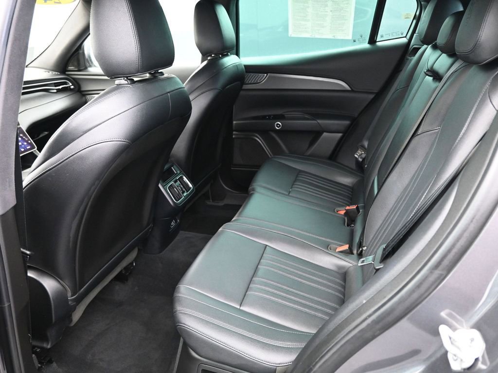 Used 2024 Maserati Grecale GT image 16