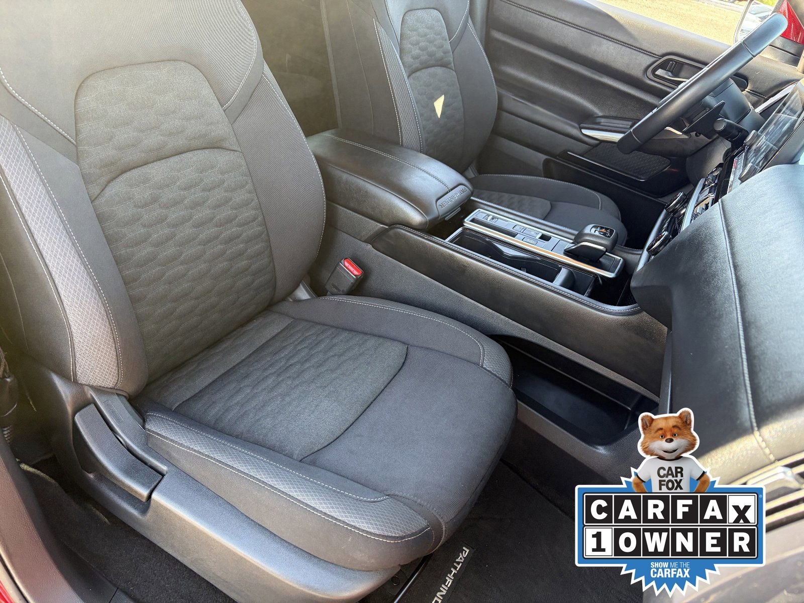 Certified 2024 Nissan Pathfinder SV w/ Black Appearance Package image 11