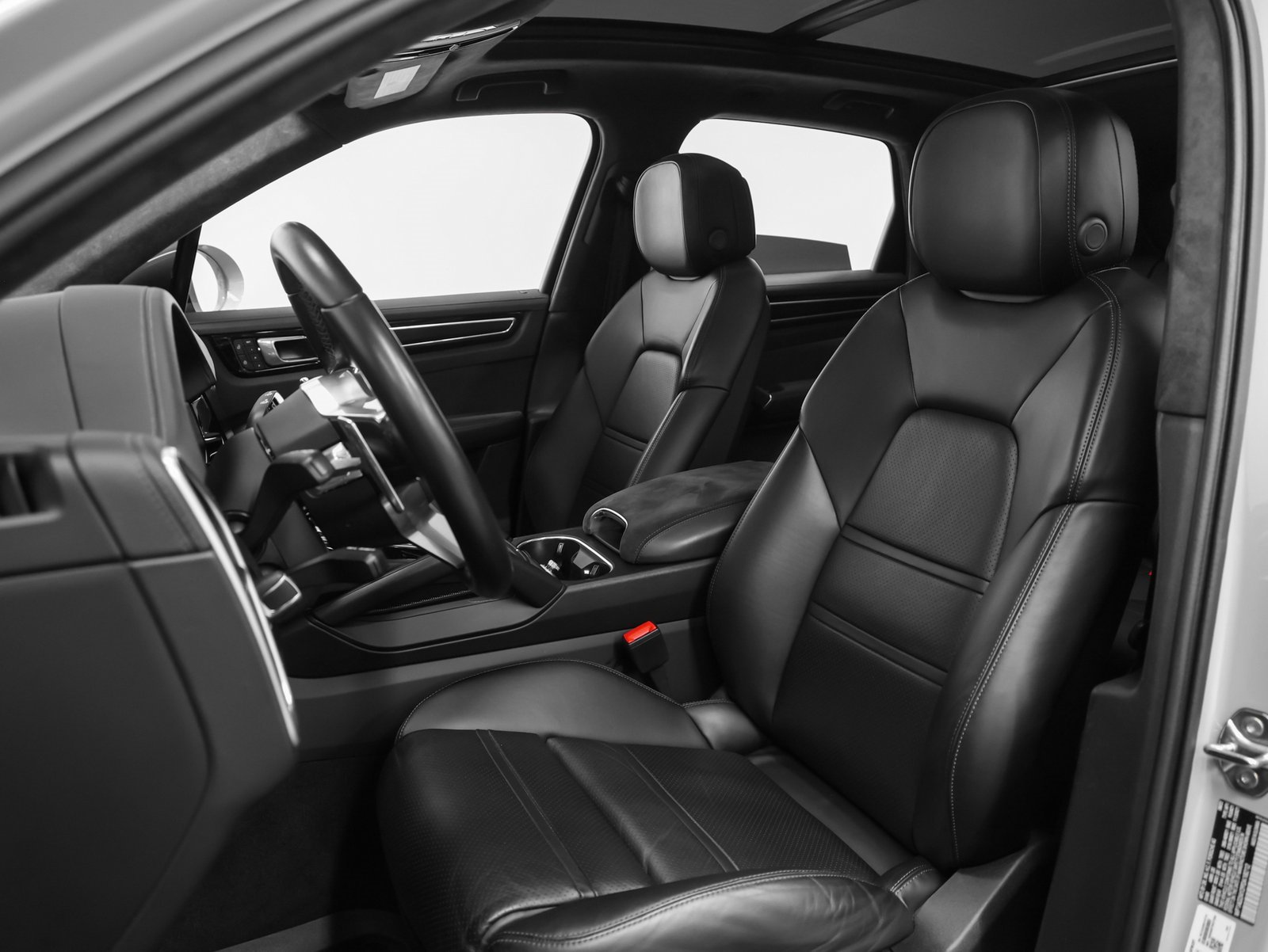 Used 2023 Porsche Cayenne GTS image 5