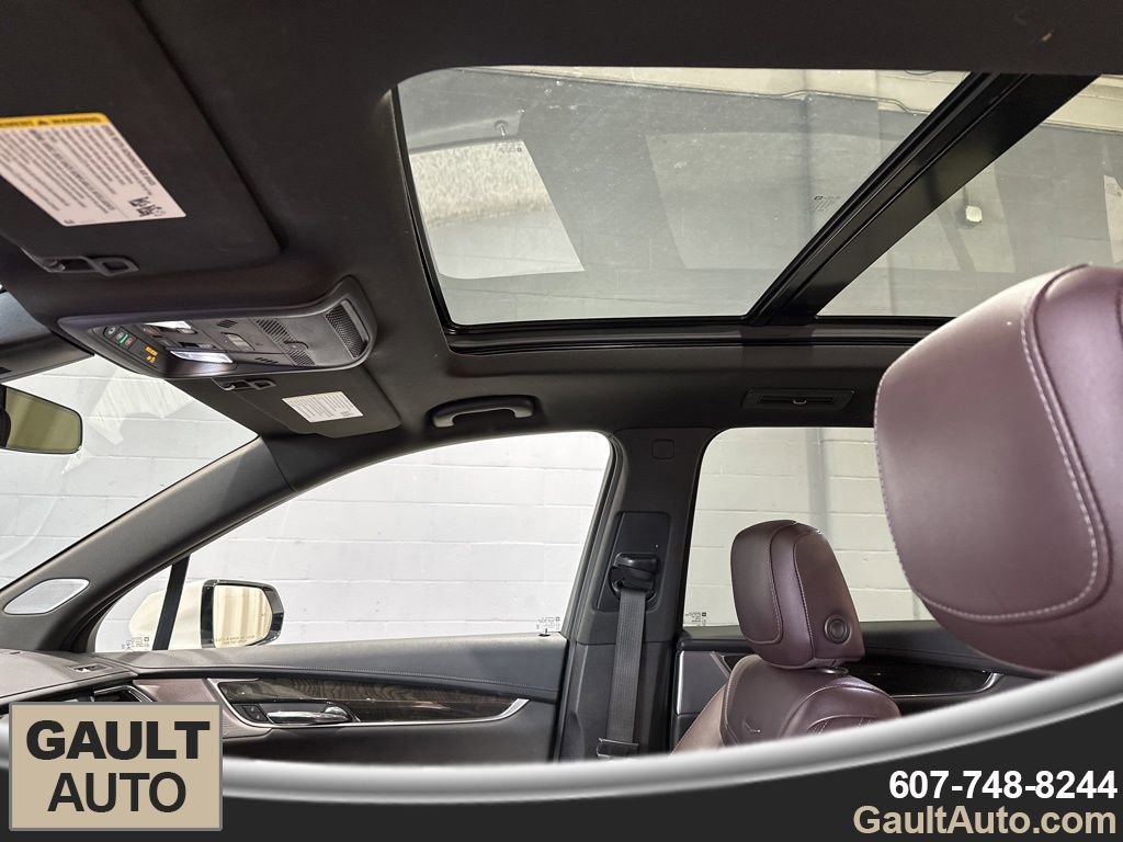 Used 2022 Cadillac XT6 Premium Luxury image 13