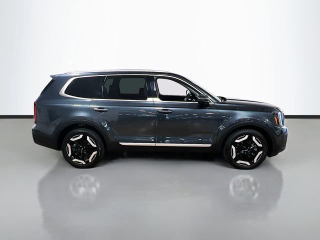 Certified 2023 Kia Telluride S image 8