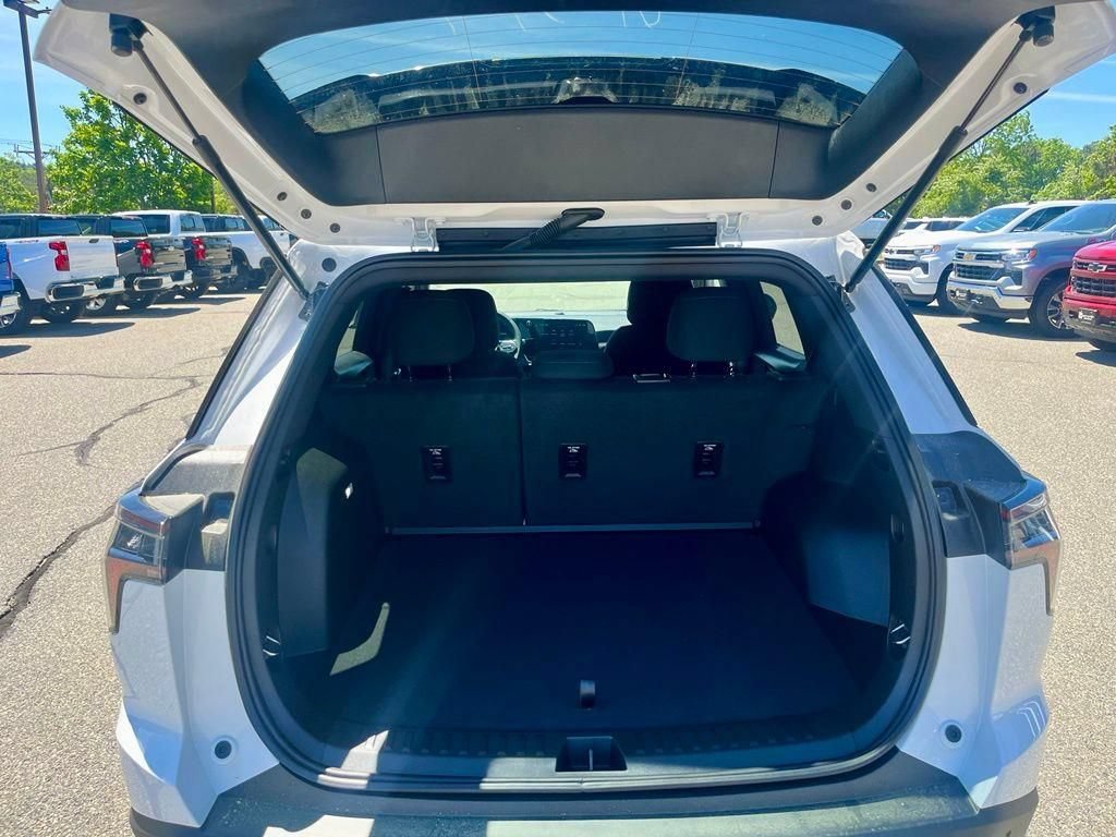 New 2026 Chevrolet Equinox LT w/ Safety and Technology Package AWD/4WD image 5