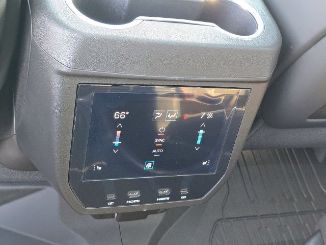 New 2026 GMC Yukon Denali Ultimate w/ LPO, Illumination Package AWD/4WD image 30