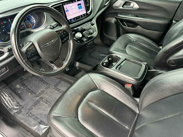 Used 2022 Chrysler Pacifica Touring-L w/ Uconnect Theater Family Group image 10