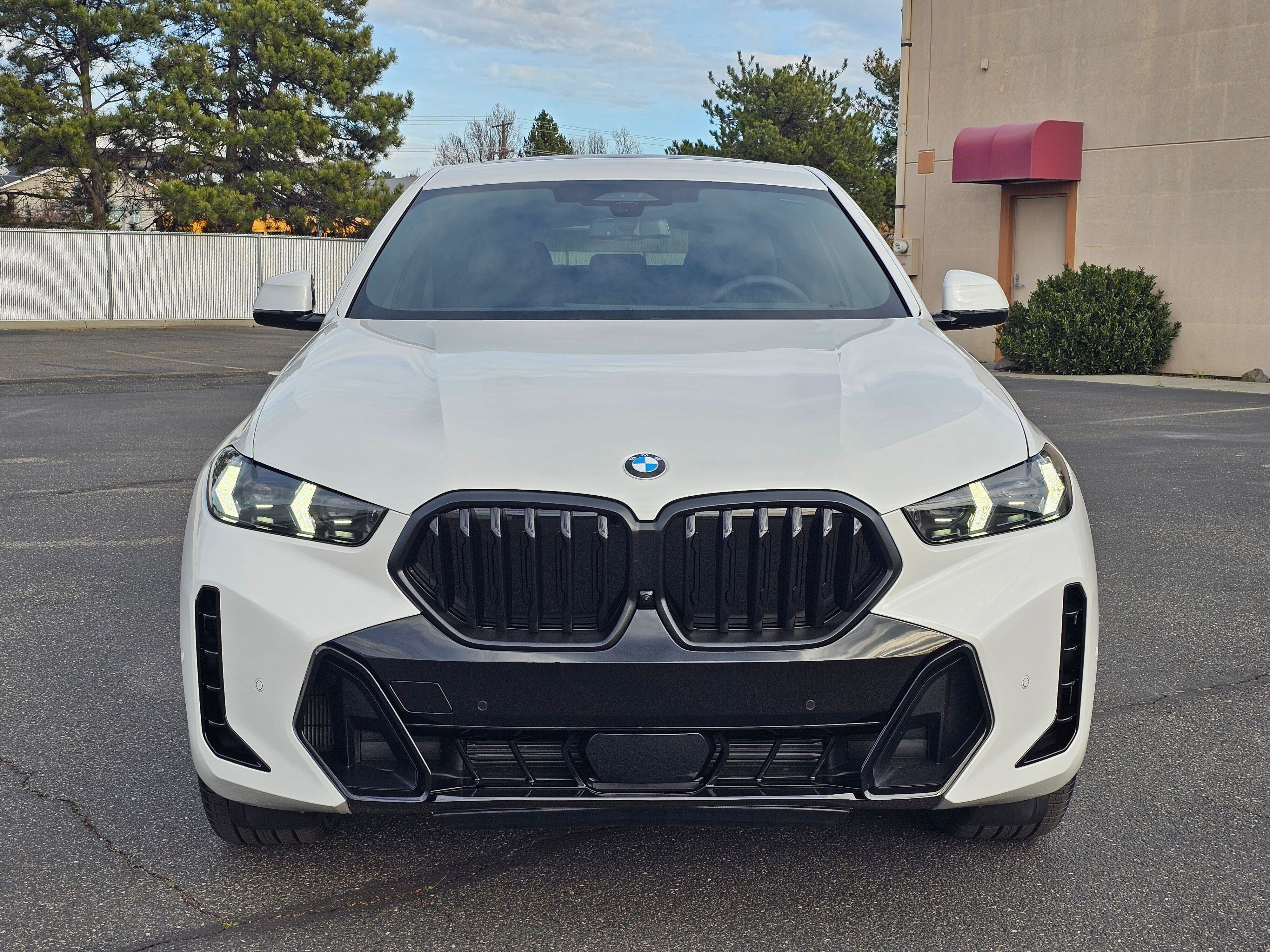 New 2026 BMW X6 xDrive40i w/ Executive Package image 6