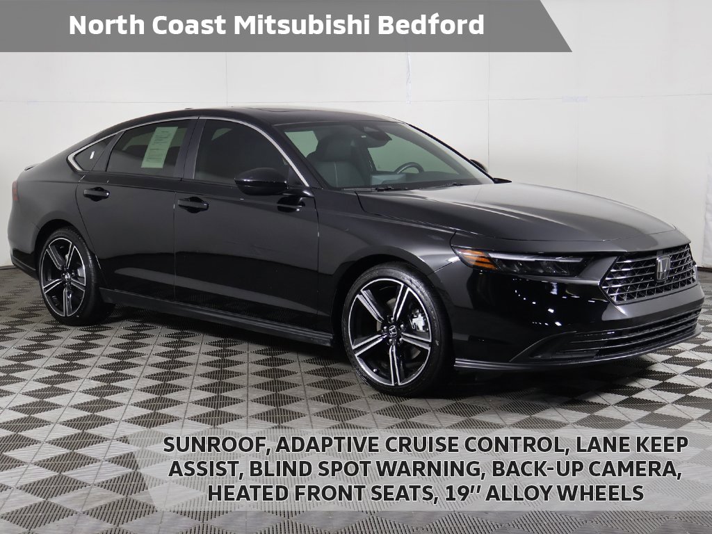 Used 2025 Honda Accord Sport image 1