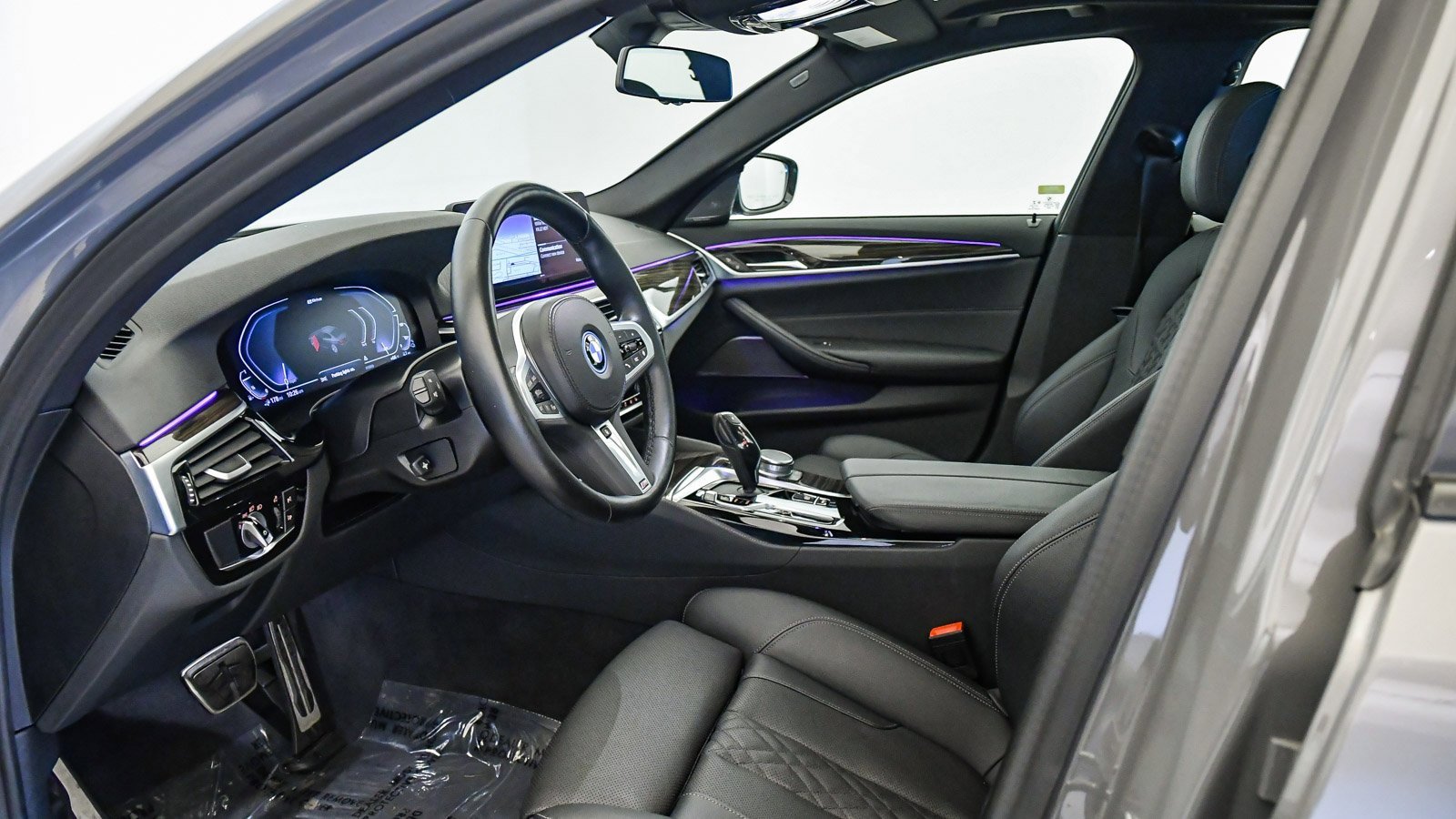 Certified 2022 BMW 530e w/ Premium Package image 21