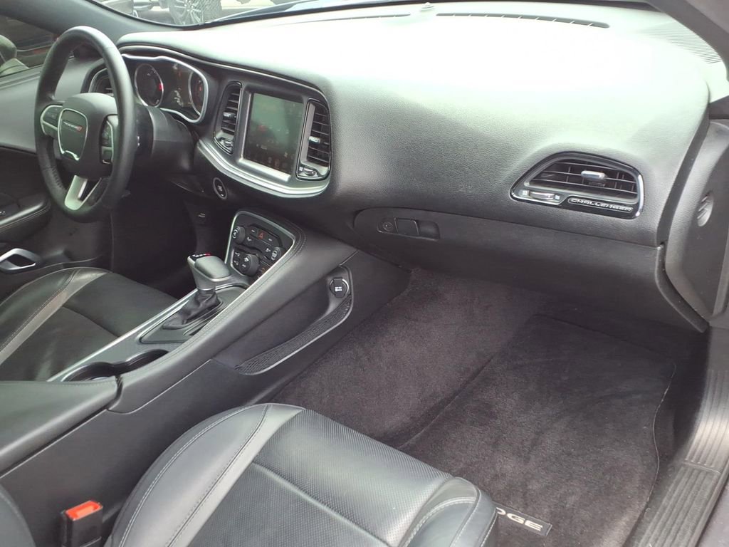 Used 2016 Dodge Challenger SXT Plus RWD image 11