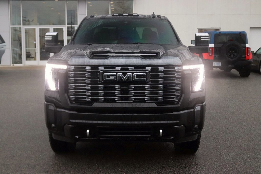 Used 2024 GMC Sierra 2500 Denali Ultimate image 2
