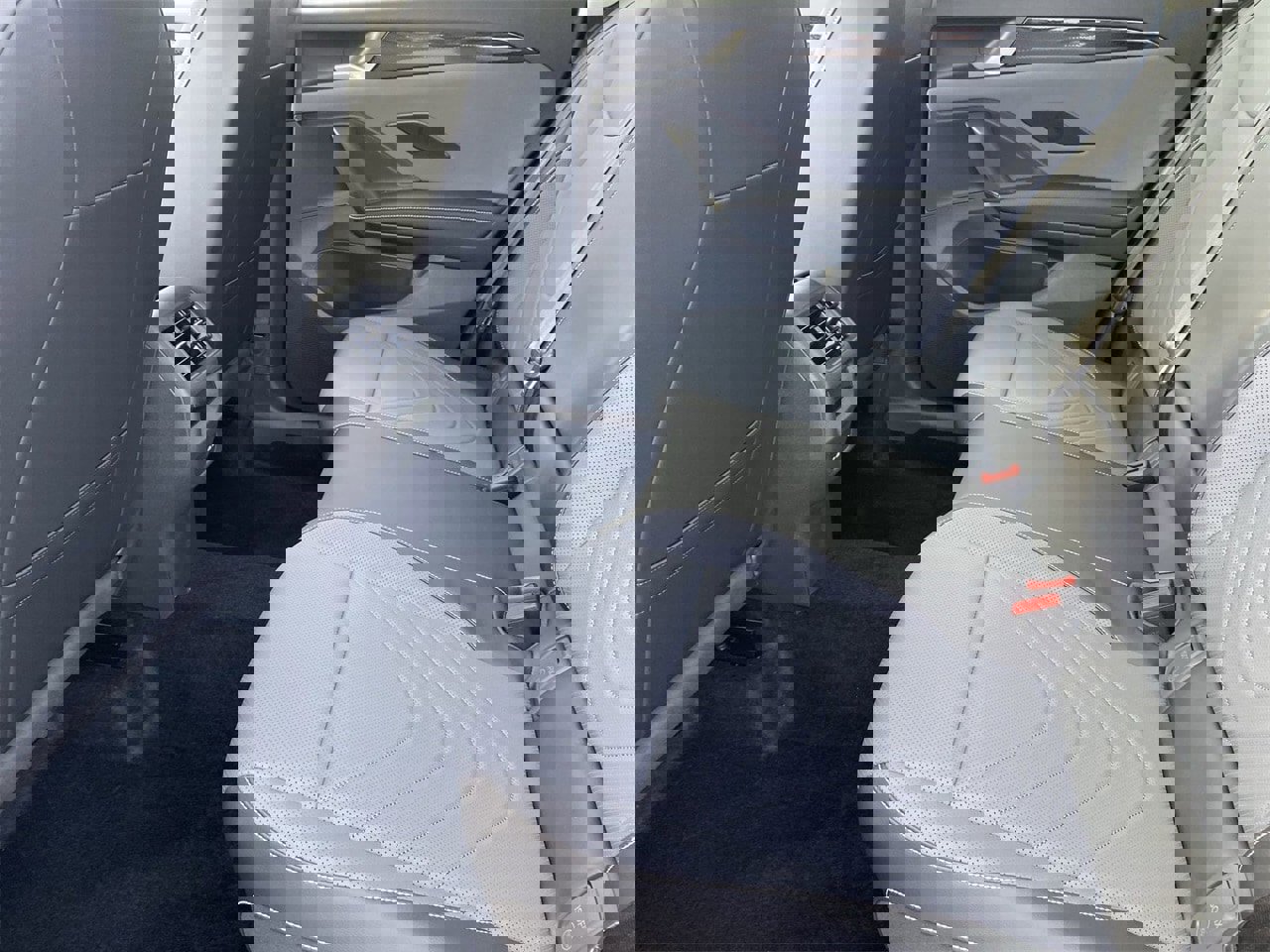 New 2025 Volkswagen Tiguan SE image 13