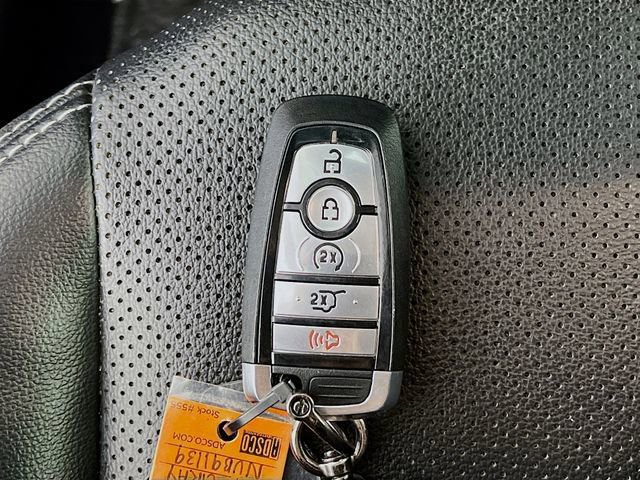 Used 2022 Ford Escape SEL image 30