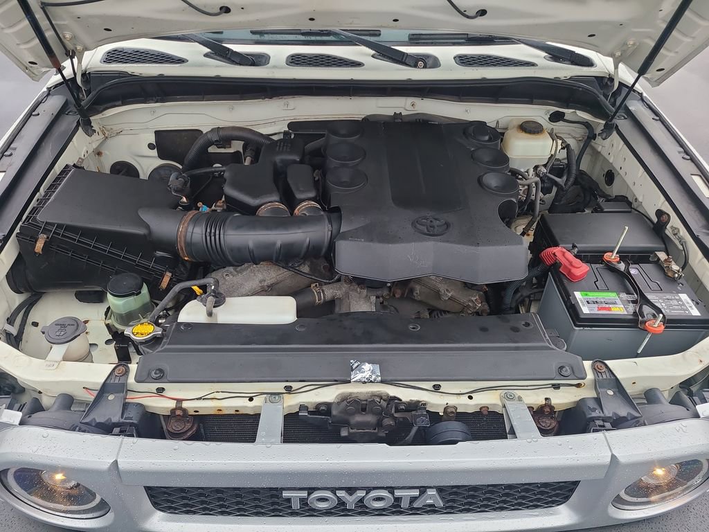 Used 2012 Toyota FJ Cruiser 4WD image 40