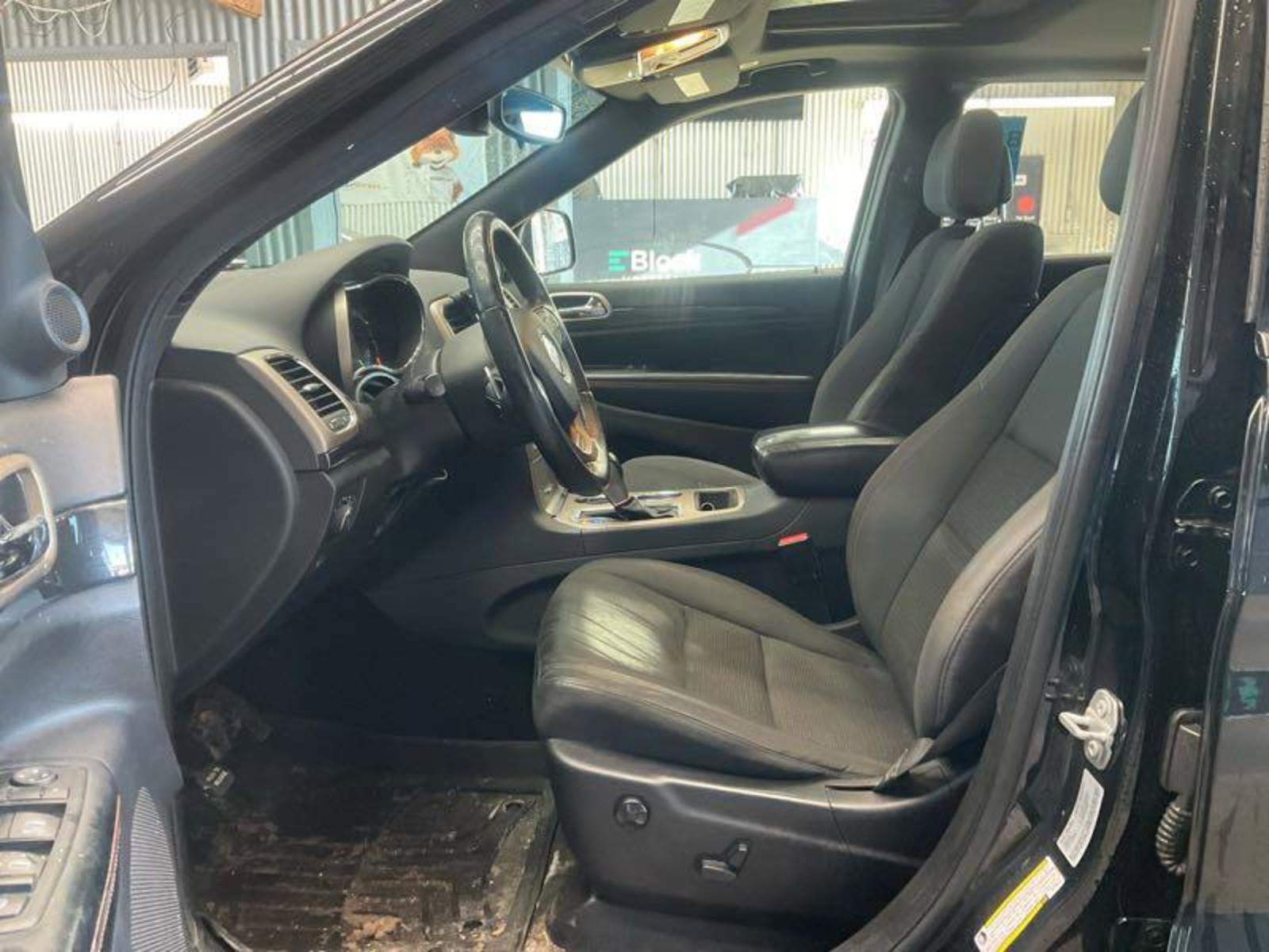 Used 2017 Jeep Grand Cherokee Laredo 75th Anniversary image 11