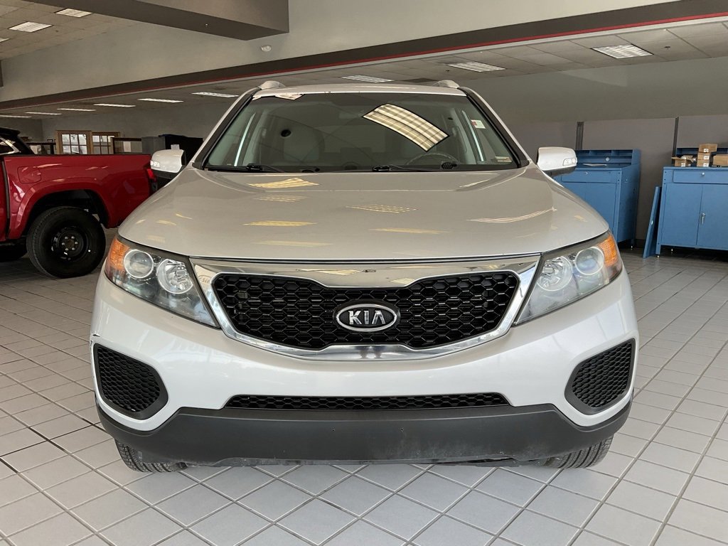 Used 2013 Kia Sorento LX image 2